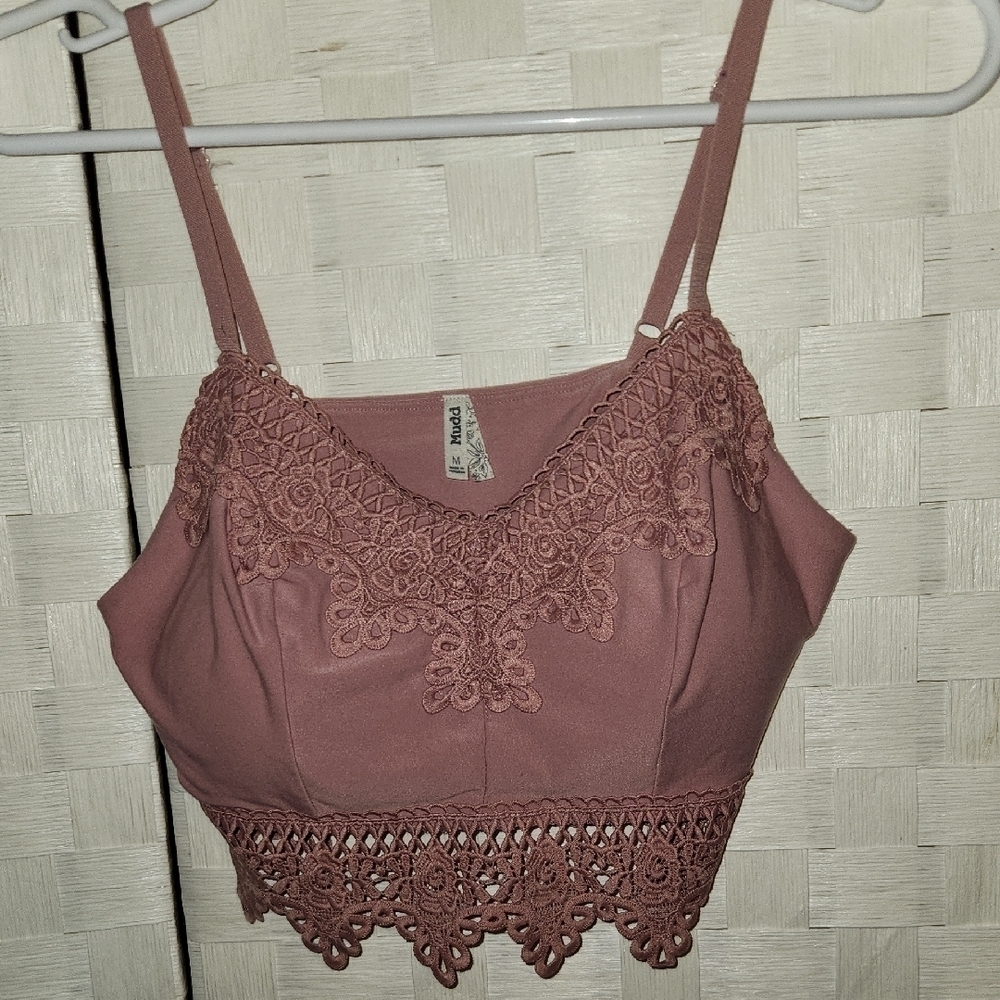 Mudd Mauve Lace Trim Cropped Camisole